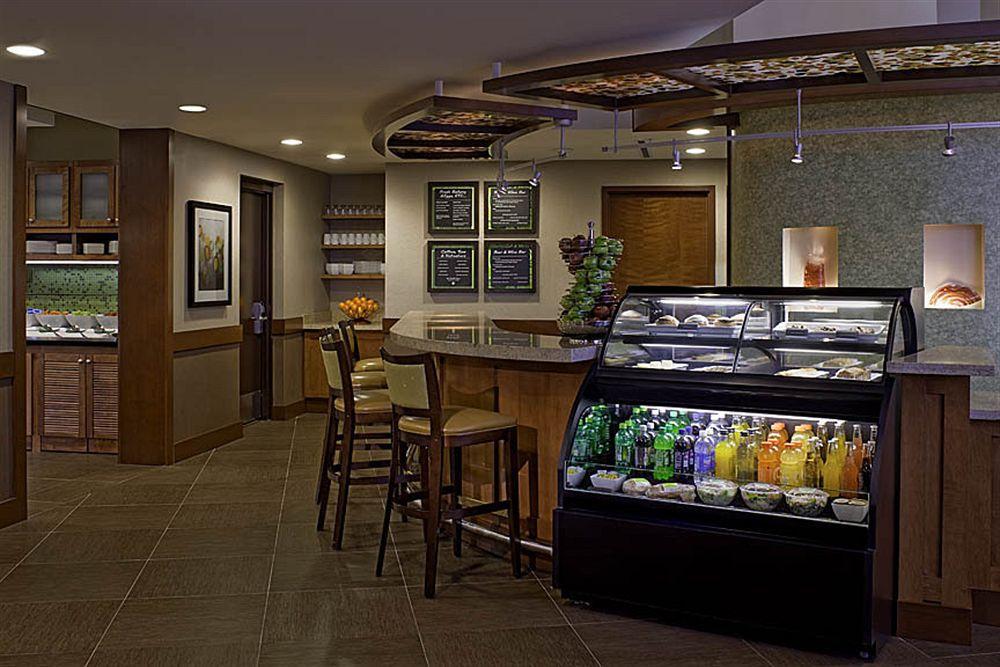 Hyatt Place Cincinnati Блу Аш Ресторант снимка