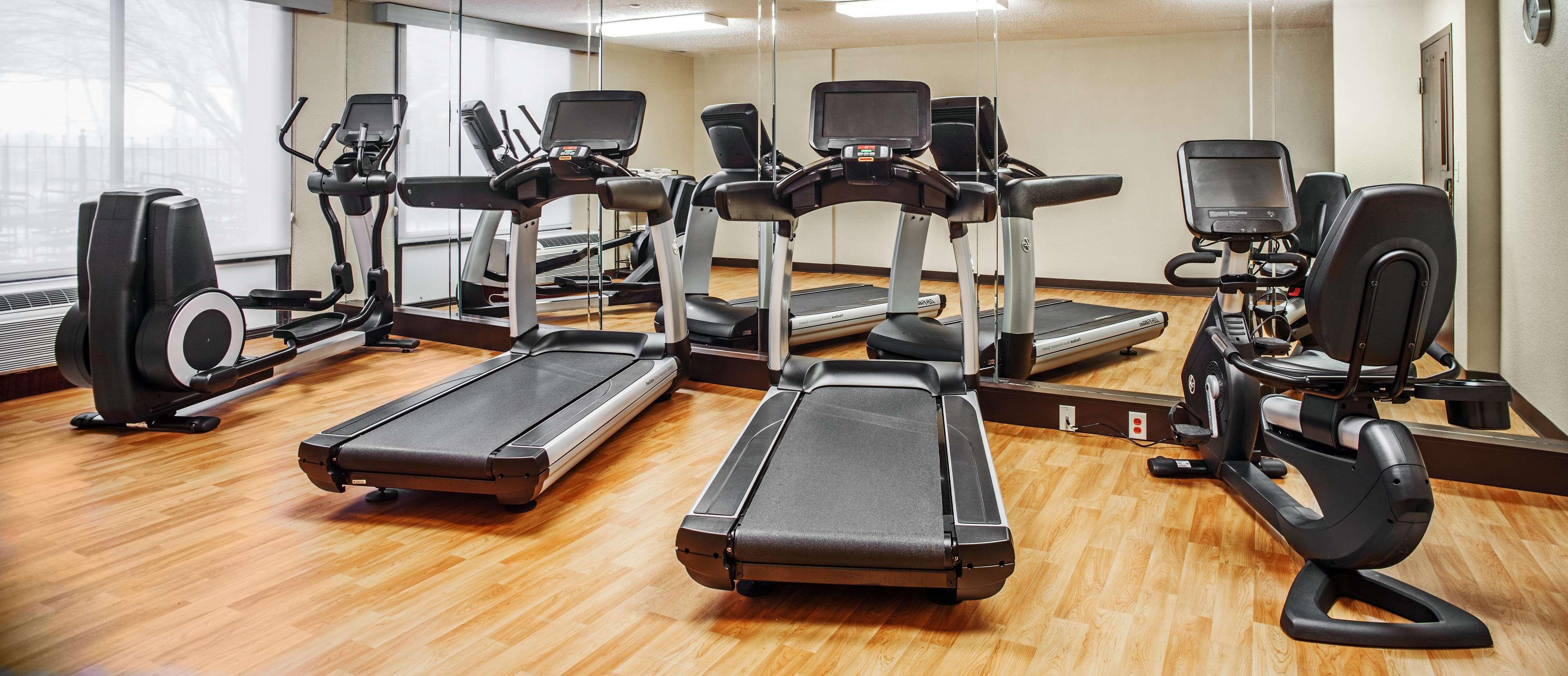 Hyatt Place Cincinnati Блу Аш Екстериор снимка