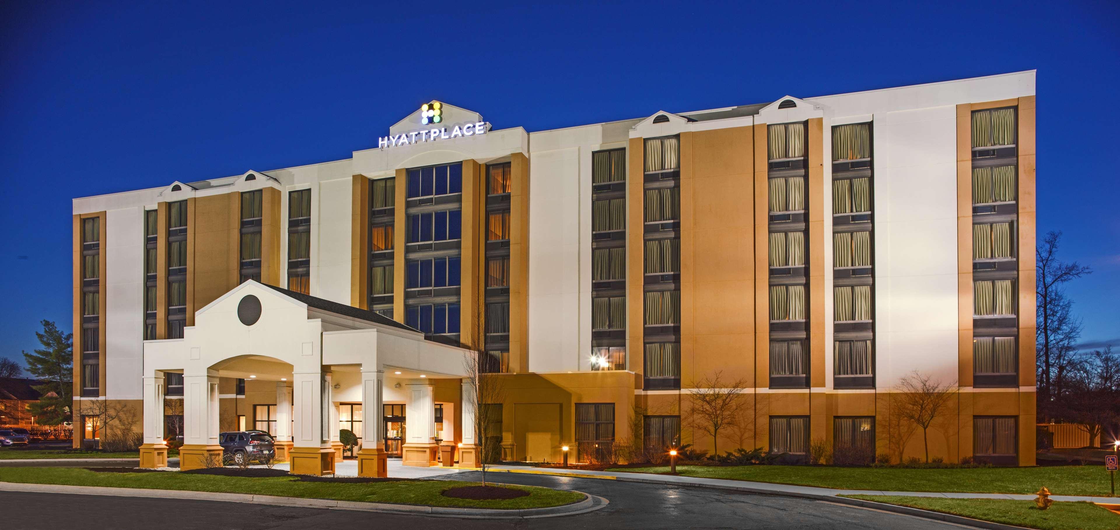 Hyatt Place Cincinnati Блу Аш Екстериор снимка