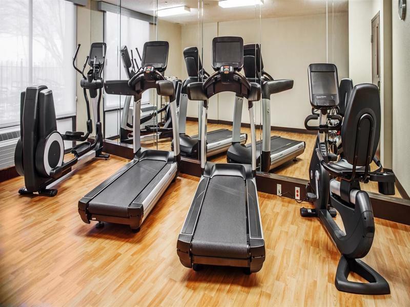 Hyatt Place Cincinnati Блу Аш Екстериор снимка