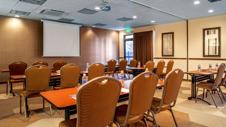 Hyatt Place Cincinnati Блу Аш Екстериор снимка